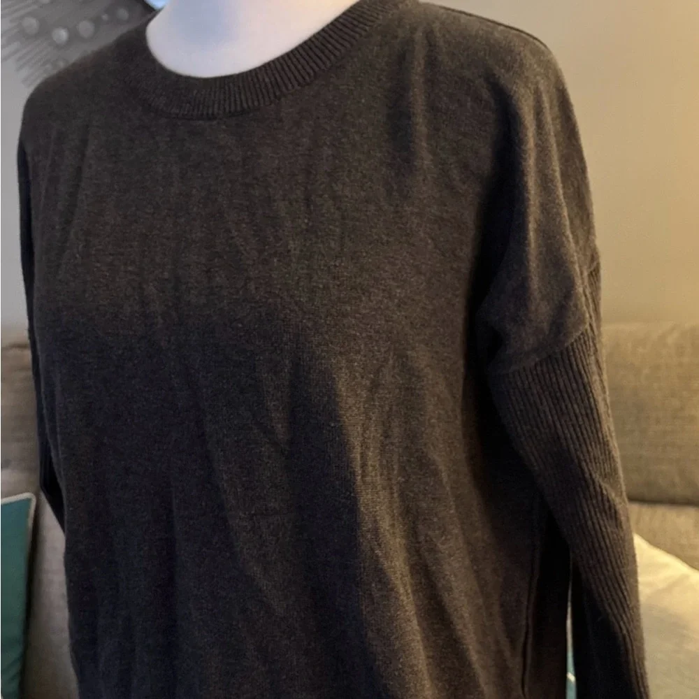 Athleta Hi-Low Faux Wrap Back Sweater Women’s Size XS Oversized Long Sleeve - Picture 10 of 10